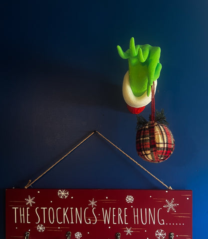 Grinch Hand Wall hanger (Does not include Ornament)